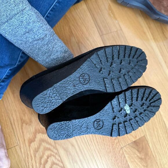 Michael Kors Rory Wedge Pumps Women's Size 11 Black Suede Closed Toe - Picture 6 of 6